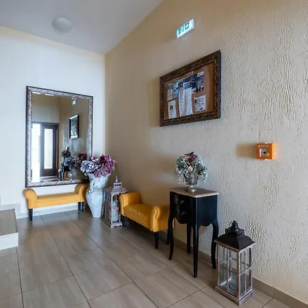 Rose Chopok 1100 M-on Hiking Trail-view-hot Tub-sauna-view Apartment *