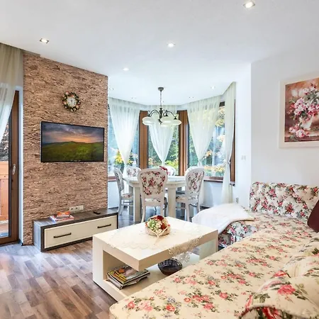 Rose Chopok 1100 M-on Hiking Trail-view-hot Tub-sauna-view Demänovská Dolina