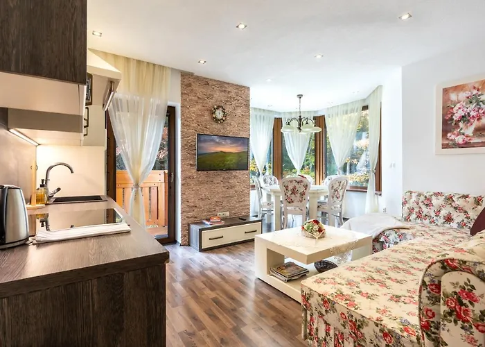 Rose Chopok 1100 M-on Hiking Trail-view-hot Tub-sauna-view * Dolina Demianowska