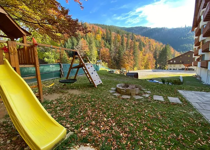 Апартаменты Rose Chopok 1100 M-on Hiking Trail-view-hot Tub-sauna-view